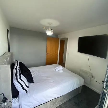Apartment Modern 1-bed Flat With Balcony Bradford (West Yorkshire)