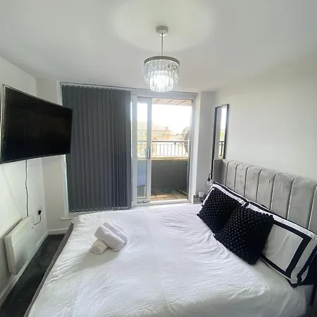 Modern 1-bed Flat With Balcony Lägenhet Bradford (West Yorkshire)