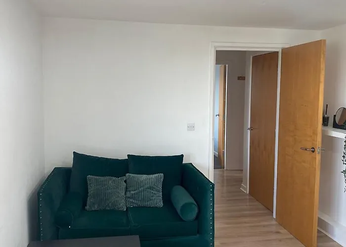 Apartment Modern 1-bed Flat With Balcony Bradford (West Yorkshire)