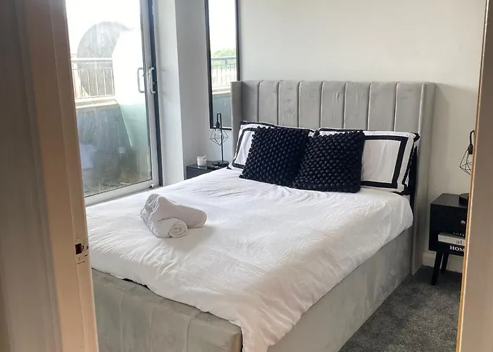 Modern 1-bed Flat With Balcony Διαμέρισμα Μπράντφορντ